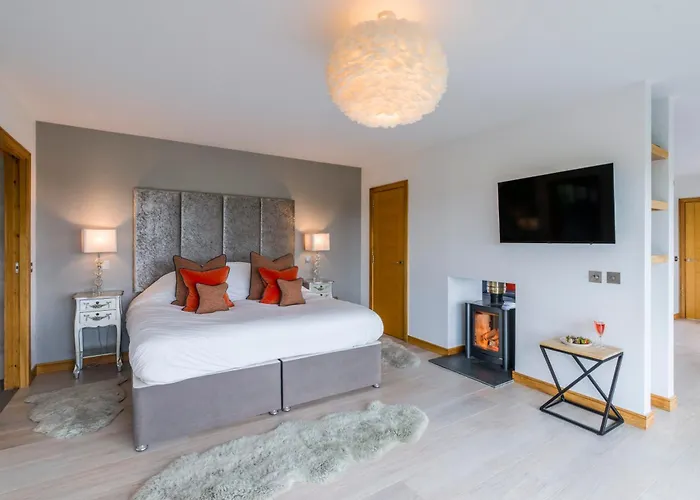 Top Hotels Near Caird Hall in Dundee